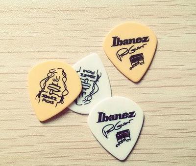 加工廠直批 定制依班那速彈小三角 保羅簽名款 木 電吉他撥片